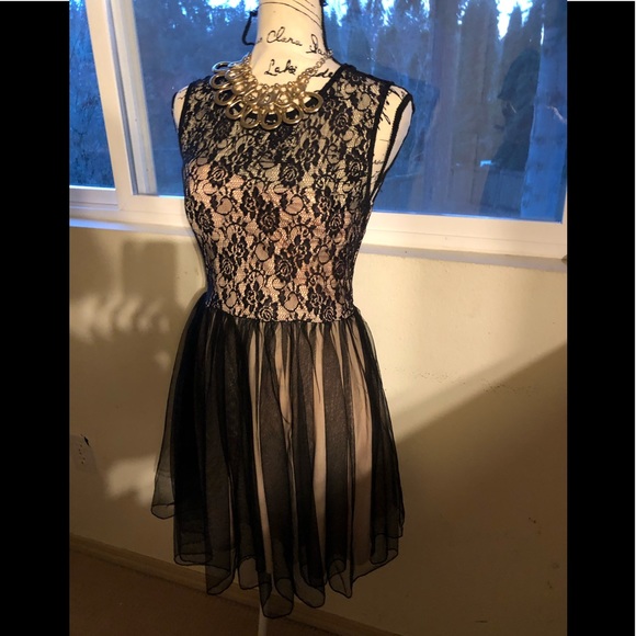 Speechless/Woman’s Lace Dress. Sz Medium - Picture 4 of 10